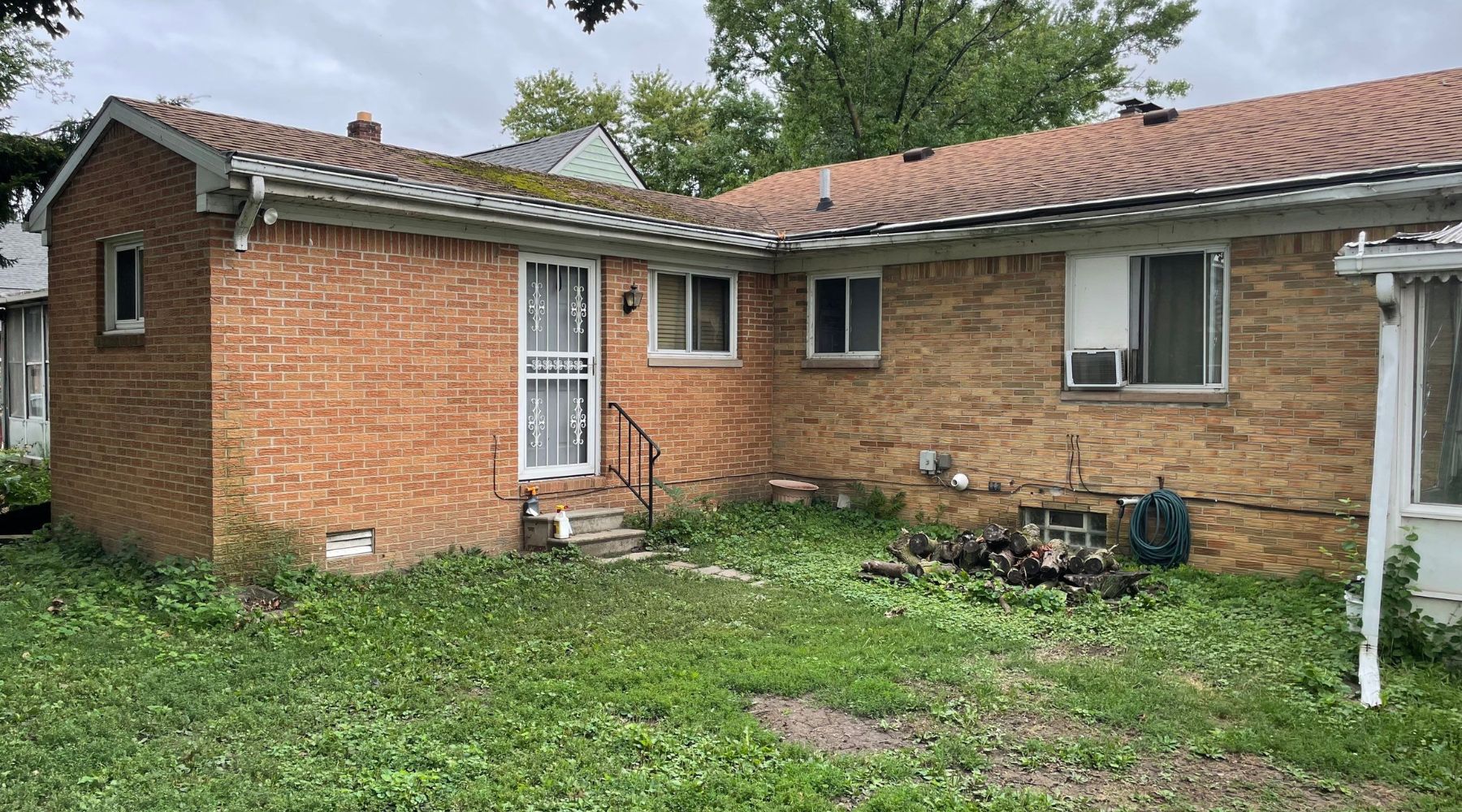 Gutter Installation and Repair Whitehouse OH Seamless gutter installation and repair service in Whitehouse OH homes