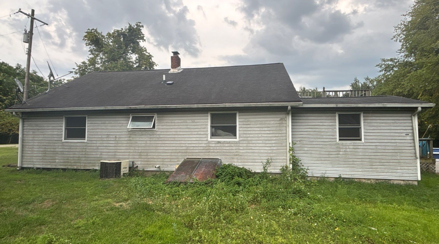 Roof repair and replacement on a home in Holland OH by professional roofers