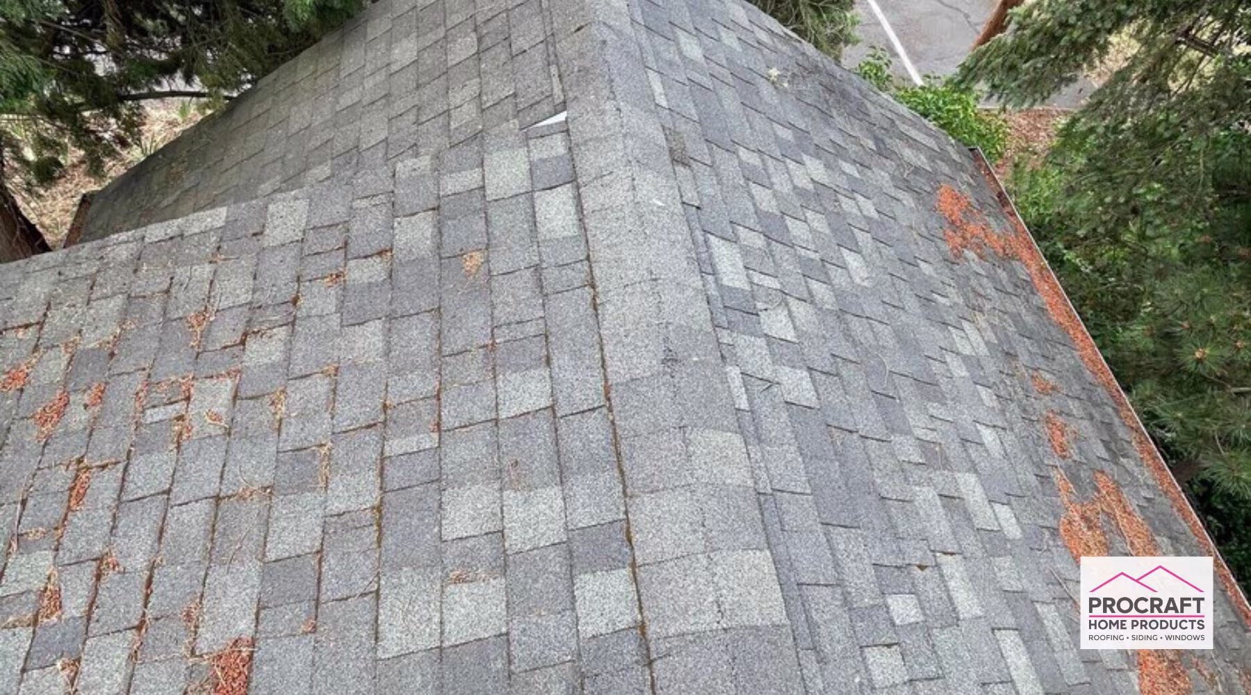 Pro Craft Home Products providing reliable asphalt roofing contractor services in Toledo, Ohio for residential and commercial properties.